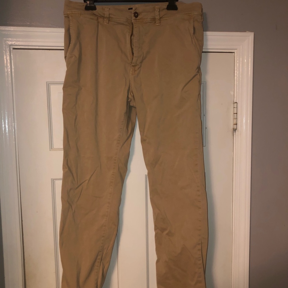 American eagle khaki pants